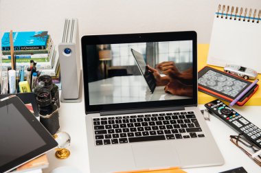 Apple bilgisayarlar yeni ipad Pro, iphone 6s, 6s artı ve Apple Tv