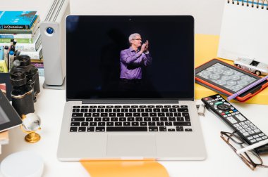 Apple bilgisayarlar yeni ipad Pro, iphone 6s, 6s artı ve Apple Tv