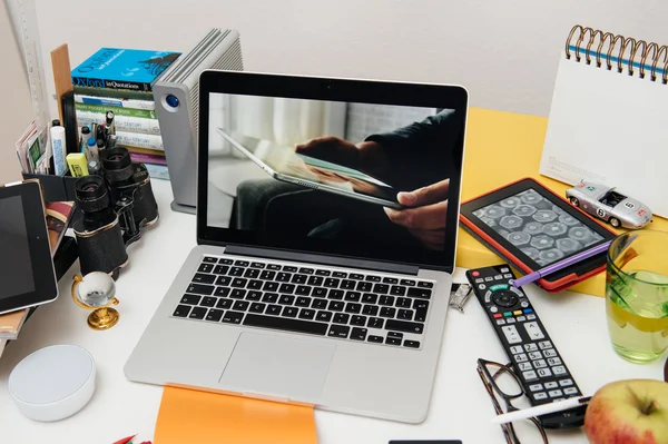 Apple bilgisayarlar yeni ipad Pro, iphone 6s, 6s artı ve Apple Tv