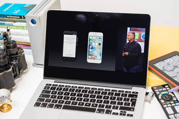 Apple Computers новый iPad Pro, iPhone 6s, 6s Plus и Apple TV — стоковое фото