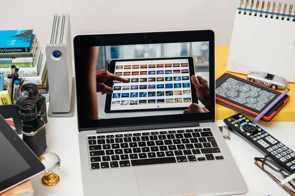 Apple Computers new iPad Pro, iPhone 6s, 6s Plus and Apple TV — Stock Photo, Image