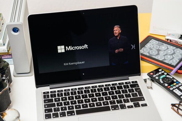 Apple Computers новый iPad Pro, iPhone 6s, 6s Plus и Apple TV
