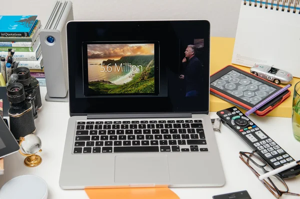 Apple Computers nuevo iPad Pro, iPhone 6s, 6s Plus y Apple TV —  Fotos de Stock