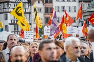 Göstericiler Türk Başkan Erdoğan polic karşı protesto
