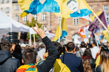 Göstericiler Türk Başkan Erdoğan polic karşı protesto