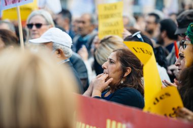 Göstericiler Türk Başkan Erdoğan polic karşı protesto