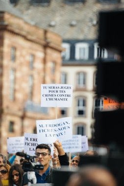Göstericiler Türk Başkan Erdoğan polic karşı protesto