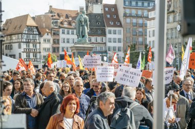 Göstericiler Türk Başkan Erdoğan polic karşı protesto