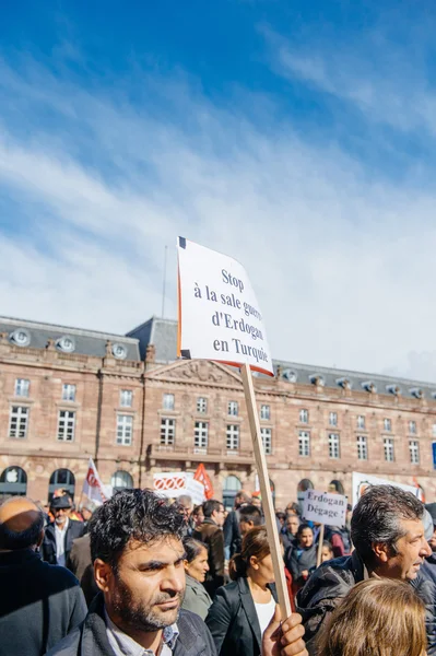 Demonstrators protesting against Turkish President Erdogan polic — Stock Photo, Image