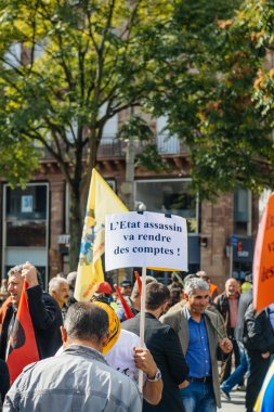 Göstericiler Türk Başkan Erdoğan polic karşı protesto