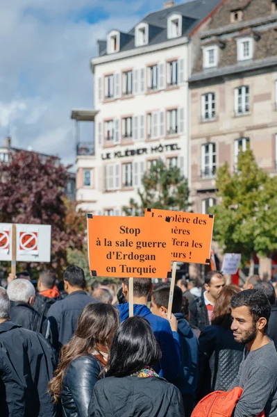 Göstericiler Türk Başkan Erdoğan polic karşı protesto