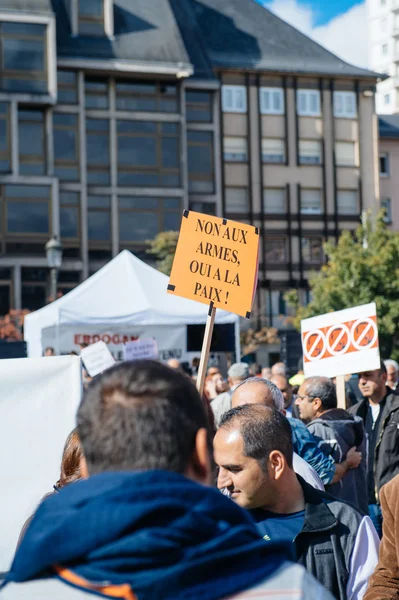 Demonstrantów protestujących przeciwko turecki prezydent Erdogan polic — Zdjęcie stockowe