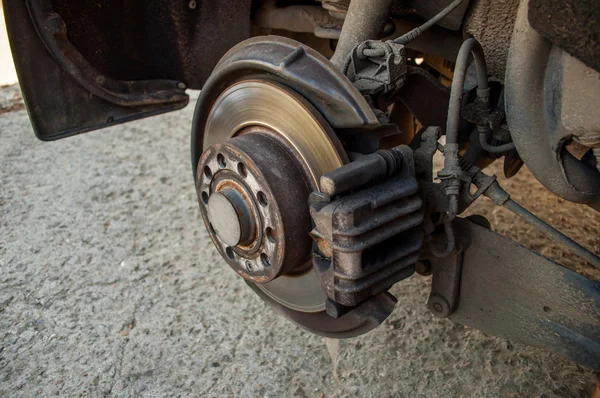 Car brake disk - changing wheel — Stock Photo, Image