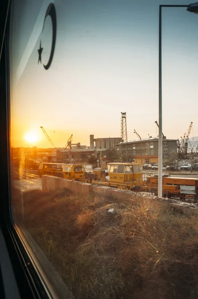 Moderno local de construção ferroviária visto de trem rápido turco — Fotografia de Stock