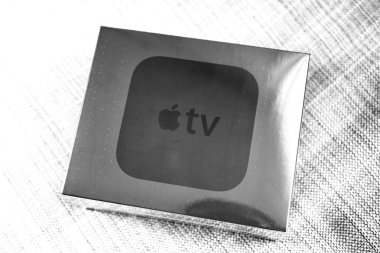 New Apple TV media streaming player microconsole by Apple Comput
