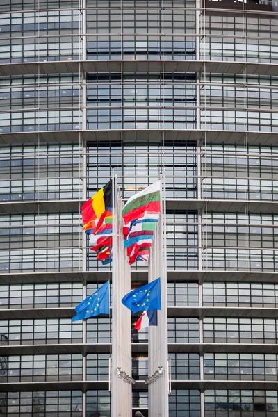 Banderas de la Unión Europea y bandera de Francia ondea a media asta —  Fotos de Stock