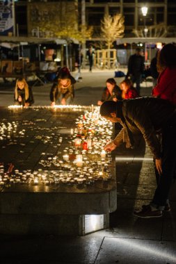 Sonra Paris Paris saldırılar düzenlendiği haraç af saldırıları