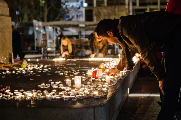 Ehrungen nach den Anschlägen von Paris — Stockfoto