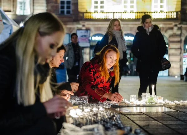 Tributes being laid out after the Paris attacks Paris attacks af — Stock Photo, Image