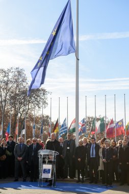 sessizlik Paris, Konseyi kurbanları anısına dakika