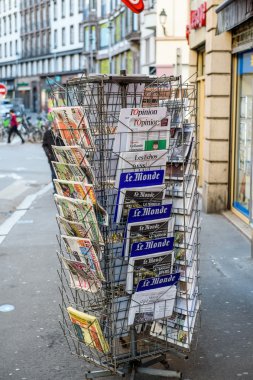 Uluslararası gazetenin ön kapaklar