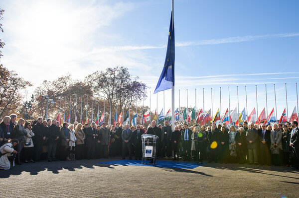 minute of silence in tribute to the victims of Paris, Council of