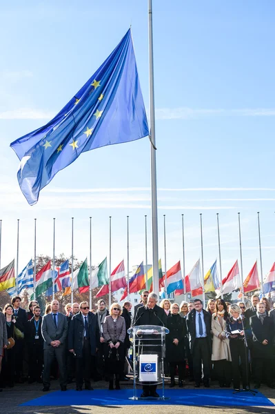 Minute of silence in tribute to the victims of Paris, Council of — Stock Photo, Image