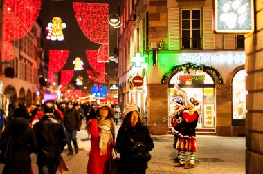  Noel şarkıları, geleneksel Noel Pazar