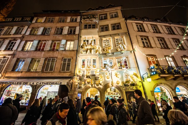 Traditional Christmas market in the historic Strasbourg France — Stock Photo, Image
