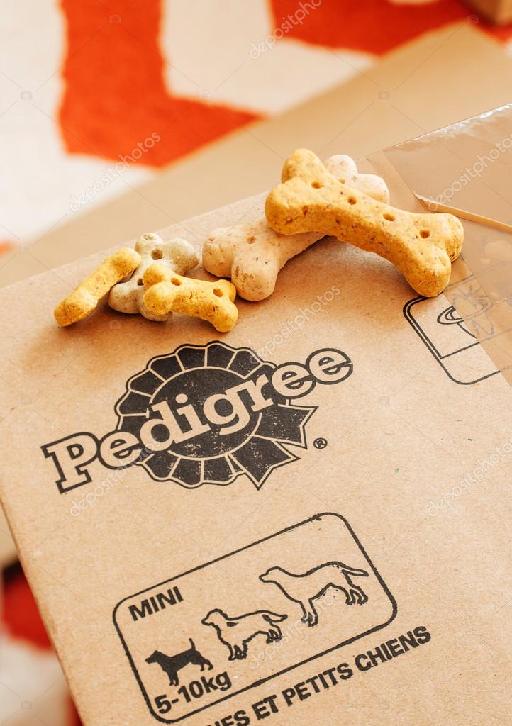 Pedigree box with dog food on top Stock Editorial Photo © ifeelstock