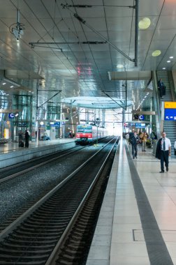 tren istasyonuna geldikten