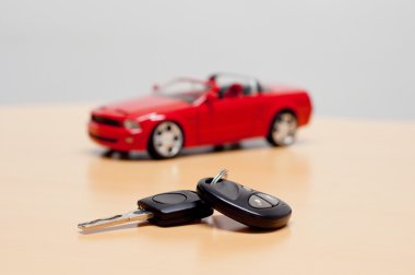 Arabanın anahtarını bir Cabrio cabriolet araba silueti ile