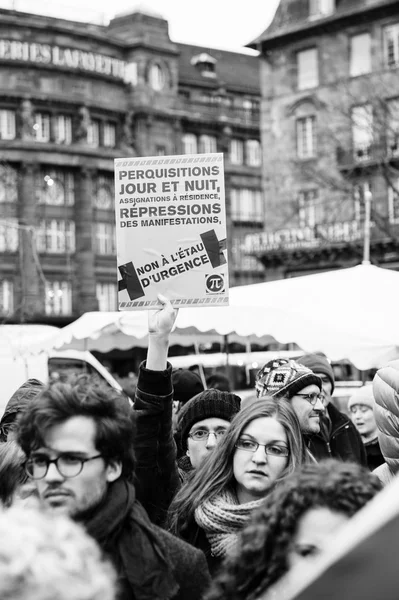 Protestatarii s-au adunat în Piața Kleber protestând împotriva pla guvernului — Fotografie, imagine de stoc