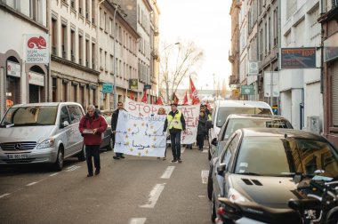 Fransız Hükümeti'nin devlet acil karşı gösteri