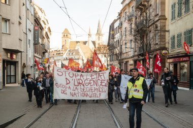 Fransız Hükümeti'nin devlet acil karşı gösteri