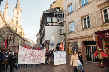 Fransız Hükümeti'nin devlet acil karşı gösteri