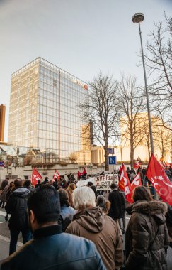 Fransız Hükümeti'nin devlet acil karşı gösteri