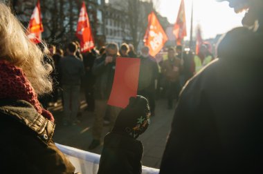 Fransız Hükümeti'nin devlet acil karşı gösteri