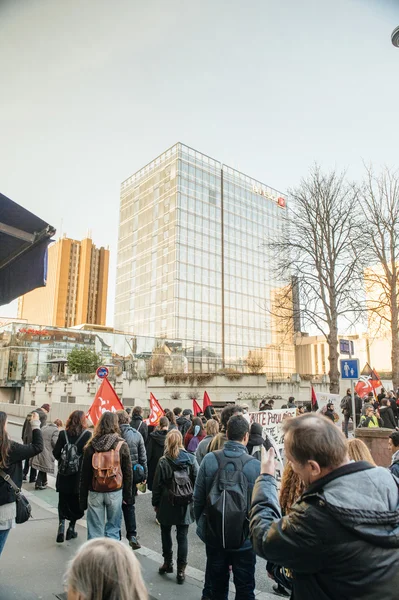 Französische Demonstration gegen den Ausnahmezustand der Regierung — Stockfoto