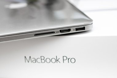 Unboxing yeni Apple dizüstü Macbook Pro