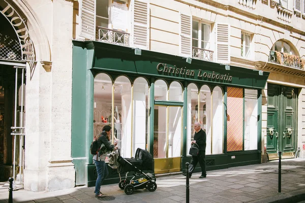 Christian Laboutin mağaza Paris — Stok fotoğraf