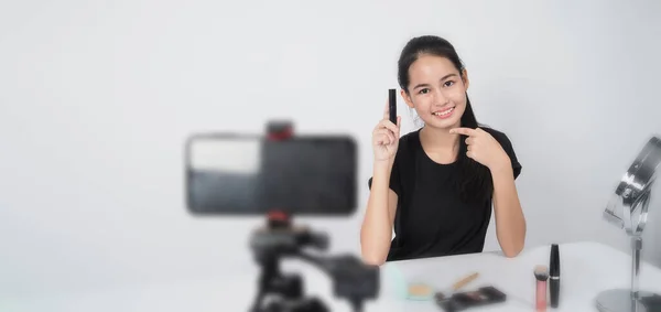 Beauty Bloggerin Asiatische Teenie Frau Sitzen Vor Der Kamera Und — Stockfoto