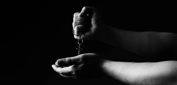 Praying Rosary Hand Catholic Man Rosary Black Background Hands Holding — Stock Photo, Image