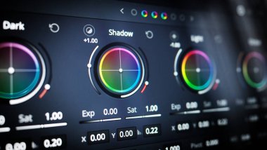 Renk derecelendirme araçları veya RGB renk düzeltme göstergesi post prodüksiyonda monitörde. Video ya da film yapımında tam kademe telekinat. Dijital filmdeki renk düzenleme renkleri için