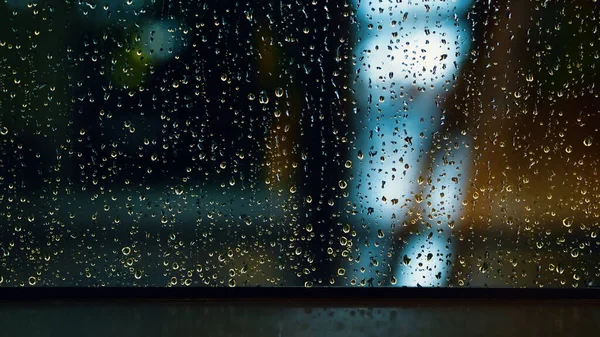 Regen Valt Nachts Het Raam Condominium Appartement Woonkamer Raam Regenseizoen — Stockfoto