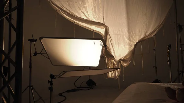 Sprzęt Oświetleniowy Filmu Fotograficznego Lub Filmowego Światło Zestaw Dla Profesjonalnego — Zdjęcie stockowe