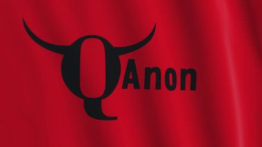 Q Şaman sembollü bayrak sallıyor. Q Anon komplo teorisi. Kırmızı bayrak üzerinde mistik Q harfi