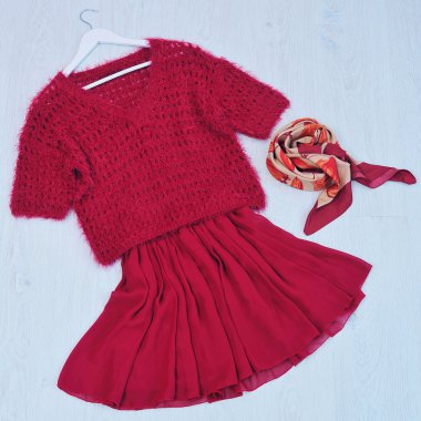 Üstten Görünüm scarlet modaya uygun kıyafet 