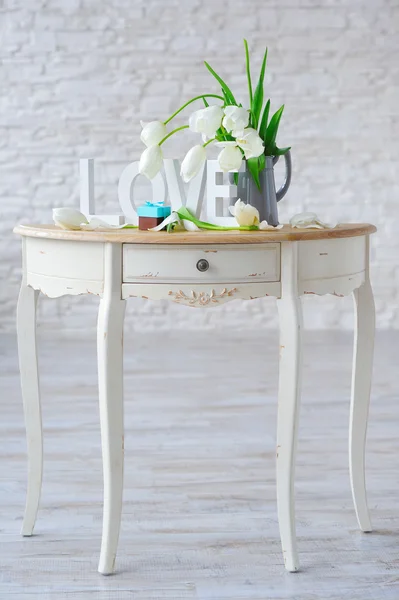 White flowers on  table — Stock Photo, Image