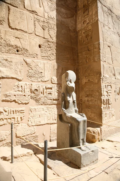 Standbeeld van Sekhmet godin — Stockfoto